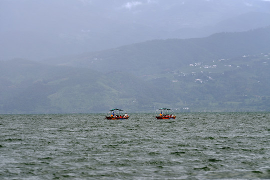西昌邛海帆船