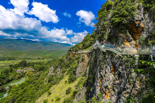 山景区山腰过道