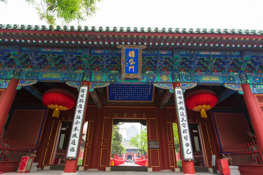 北京东岳庙瞻岱门