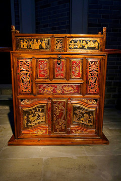 古典家具实木雕花柜