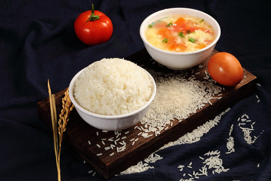 米饭加西红柿蛋汤