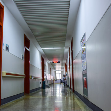 安静的病房走廊