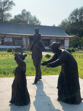 朝鲜族雕像