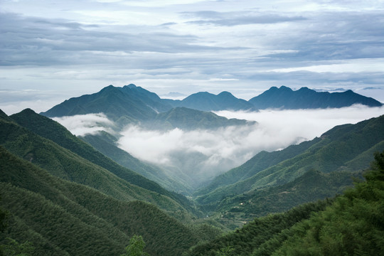 群山