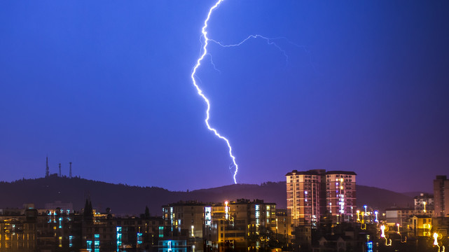 雷雨闪电