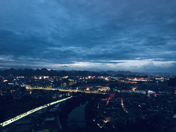 桂林穿山看夜景