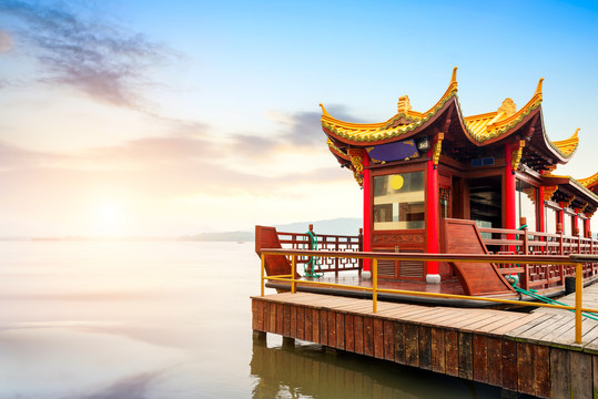 杭州西湖传统游船