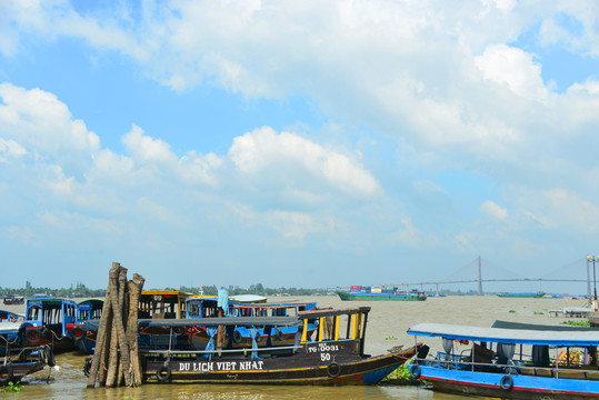 越南九龙江风景区码头游船