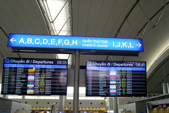 胡志明市新山一机场航班信息栏