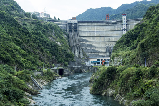 东江大坝