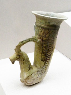 安息帝国时期彩绘陶制来通