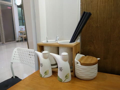 餐具