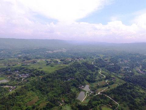 航拍山村风光