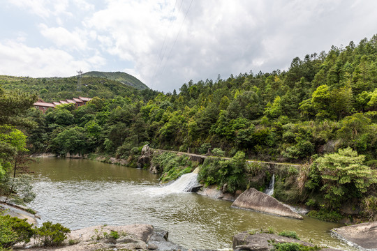 九鲤湖