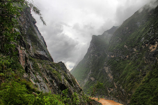 金沙江虎跳峡