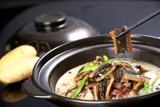 常德腊肉鳝鱼钵