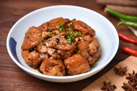 衡阳油豆腐蒸花肉