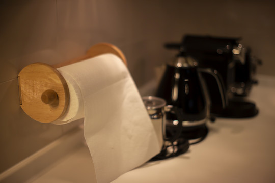 奢华别墅软装厨房卷纸咖啡壶