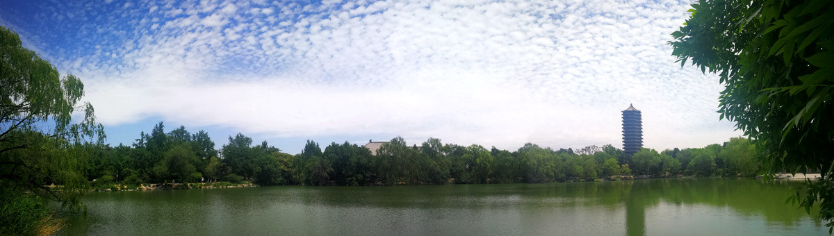 北京大学未名湖全景