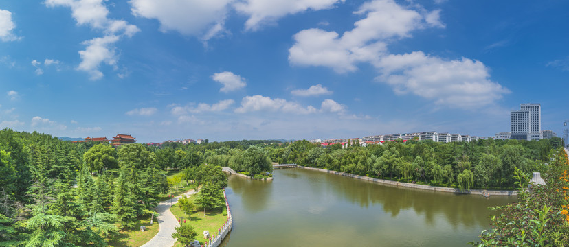 碧水蓝天城市风景