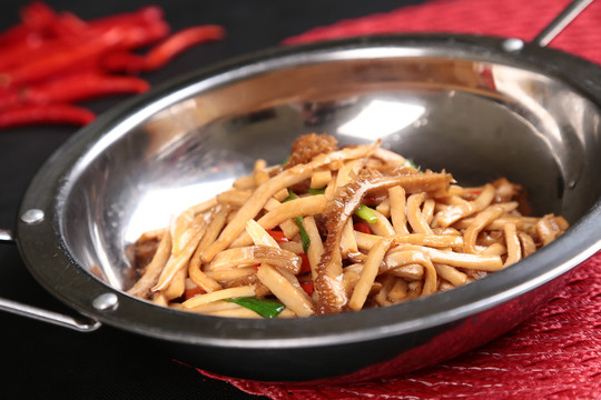 杏鲍菇炒金钱肚