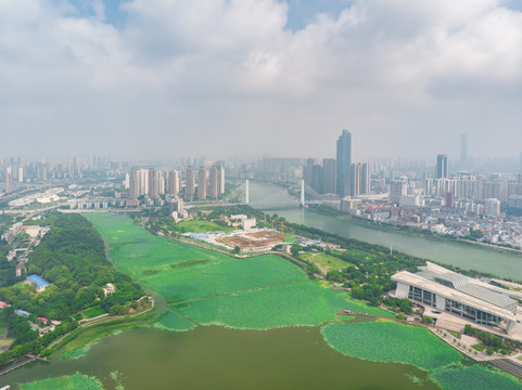 武汉夏日城市航拍迷人风光