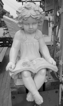 可爱的小天使雕像