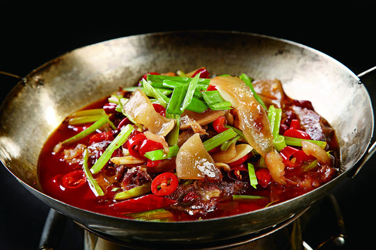 干锅带皮牛肉
