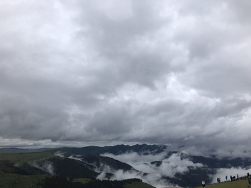 雪山 迷雾