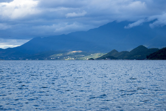 湖光山色