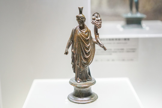 幸运女神伊西斯铜像