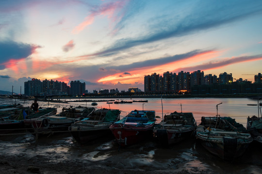 泉州江边渔船