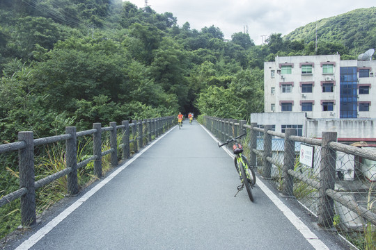 自行车骑行车道