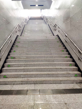 地铁步行出口楼梯