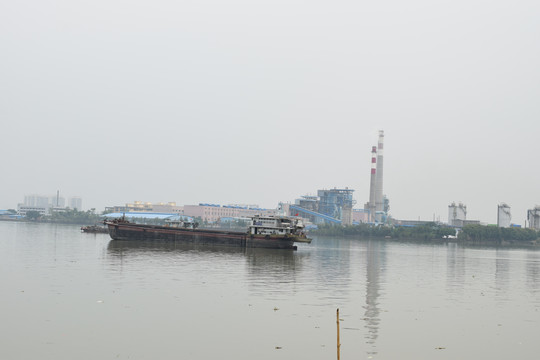 淡水河运输船
