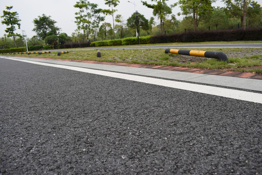 路面泊油路停车场
