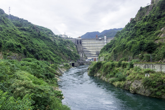 东江大坝