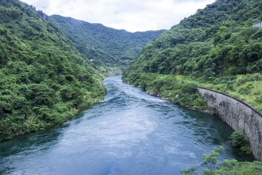 小东江两岸青山