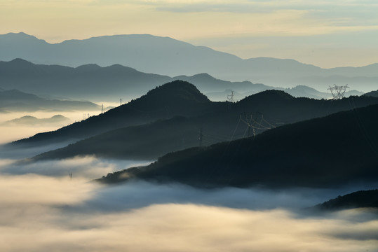 山谷云雾云海