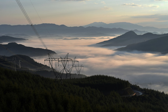 山谷云雾云海
