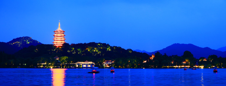 雷峰塔夜景