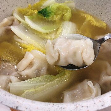 白菜煮水饺