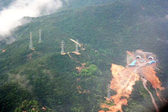 山区修路