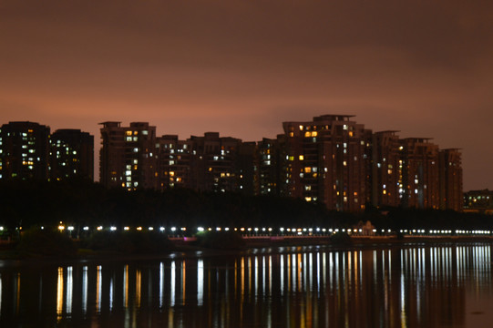 河边夜景