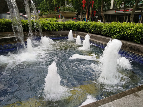 喷水