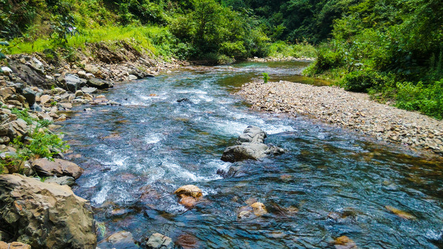 小河