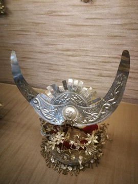 苗族银器