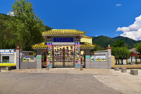 藏区学校