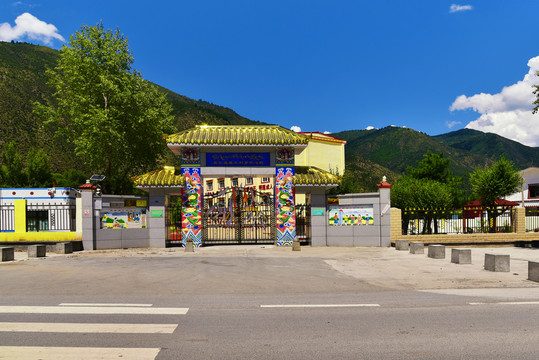 藏族学校