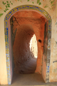 马蹄寺石窟走廊